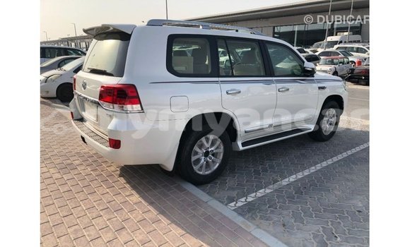 Buy Import Toyota Land Cruiser White Car in Import - Dubai in Ayeyarwady Buy Import Toyota Land Cruiser White Car in Import - Dubai in Ayeyarwady
