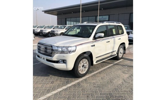Buy Import Toyota Land Cruiser White Car in Import - Dubai in Ayeyarwady Buy Import Toyota Land Cruiser White Car in Import - Dubai in Ayeyarwady