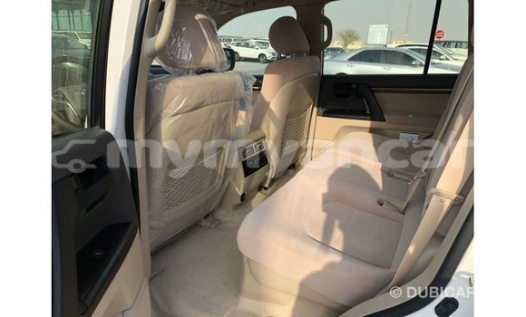 Buy Import Toyota Land Cruiser White Car in Import - Dubai in Ayeyarwady Buy Import Toyota Land Cruiser White Car in Import - Dubai in Ayeyarwady