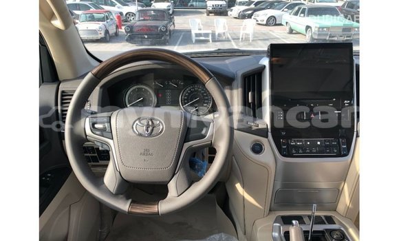 Buy Import Toyota Land Cruiser White Car in Import - Dubai in Ayeyarwady Buy Import Toyota Land Cruiser White Car in Import - Dubai in Ayeyarwady