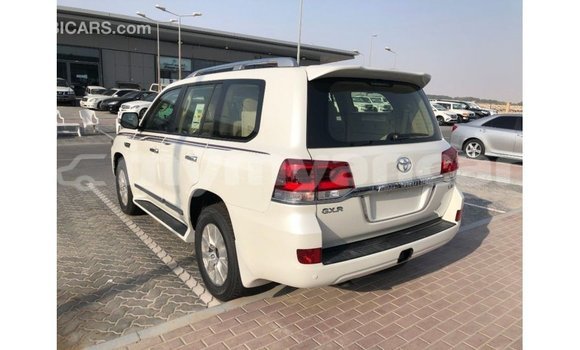 Buy Import Toyota Land Cruiser White Car in Import - Dubai in Ayeyarwady Buy Import Toyota Land Cruiser White Car in Import - Dubai in Ayeyarwady