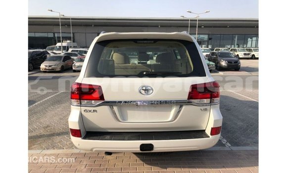 Buy Import Toyota Land Cruiser White Car in Import - Dubai in Ayeyarwady Buy Import Toyota Land Cruiser White Car in Import - Dubai in Ayeyarwady