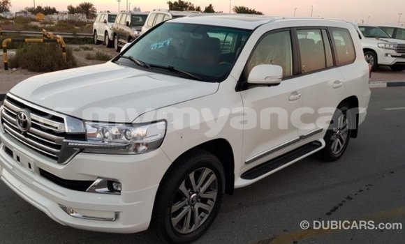 Buy Import Toyota Land Cruiser White Car in Import - Dubai in Ayeyarwady Buy Import Toyota Land Cruiser White Car in Import - Dubai in Ayeyarwady