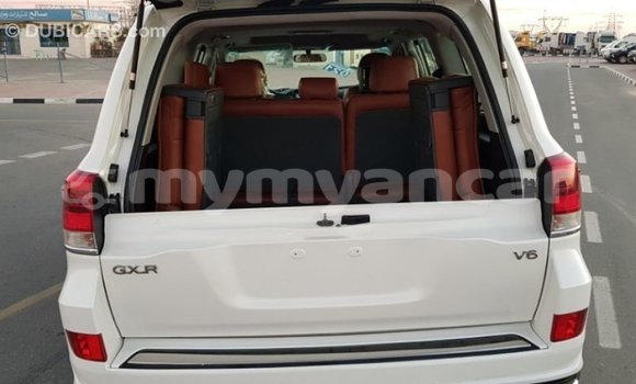 Buy Import Toyota Land Cruiser White Car in Import - Dubai in Ayeyarwady Buy Import Toyota Land Cruiser White Car in Import - Dubai in Ayeyarwady