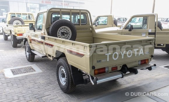 Buy Import Toyota Land Cruiser Beige Car in Import - Dubai in Ayeyarwady Buy Import Toyota Land Cruiser Beige Car in Import - Dubai in Ayeyarwady