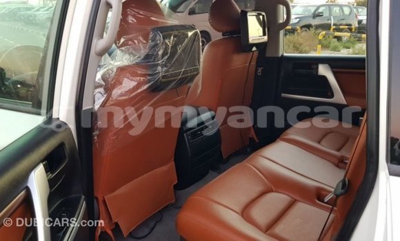 Buy Import Toyota Land Cruiser White Car in Import - Dubai in Ayeyarwady Buy Import Toyota Land Cruiser White Car in Import - Dubai in Ayeyarwady