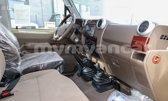 Buy Import Toyota Land Cruiser Beige Car in Import - Dubai in Ayeyarwady Buy Import Toyota Land Cruiser Beige Car in Import - Dubai in Ayeyarwady