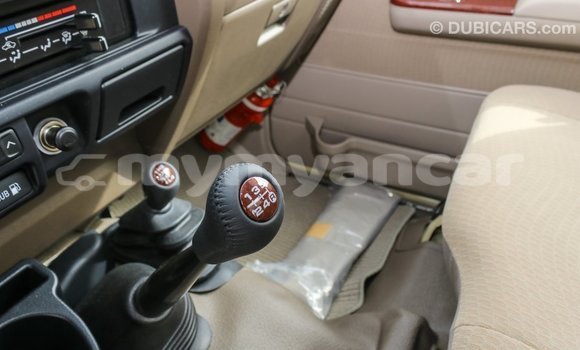 Buy Import Toyota Land Cruiser Beige Car in Import - Dubai in Ayeyarwady Buy Import Toyota Land Cruiser Beige Car in Import - Dubai in Ayeyarwady