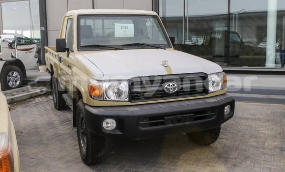 Buy Import Toyota Land Cruiser Beige Car in Import - Dubai in Ayeyarwady Buy Import Toyota Land Cruiser Beige Car in Import - Dubai in Ayeyarwady