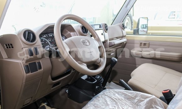 Buy Import Toyota Land Cruiser Beige Car in Import - Dubai in Ayeyarwady Buy Import Toyota Land Cruiser Beige Car in Import - Dubai in Ayeyarwady