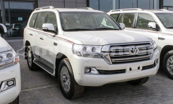 Buy Import Toyota Land Cruiser White Car in Import - Dubai in Ayeyarwady Buy Import Toyota Land Cruiser White Car in Import - Dubai in Ayeyarwady