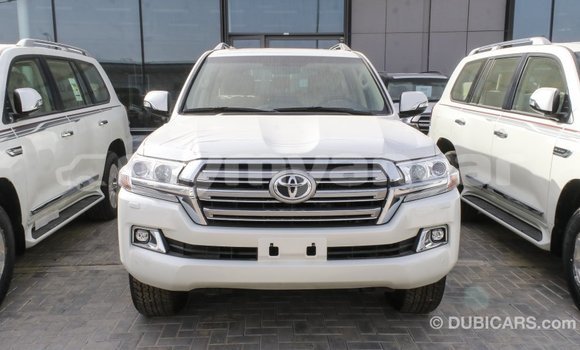Buy Import Toyota Land Cruiser White Car in Import - Dubai in Ayeyarwady Buy Import Toyota Land Cruiser White Car in Import - Dubai in Ayeyarwady