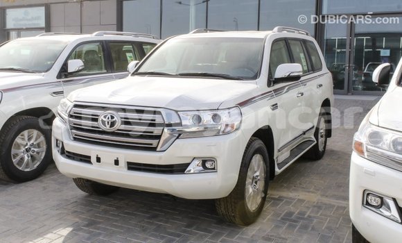 Buy Import Toyota Land Cruiser White Car in Import - Dubai in Ayeyarwady Buy Import Toyota Land Cruiser White Car in Import - Dubai in Ayeyarwady