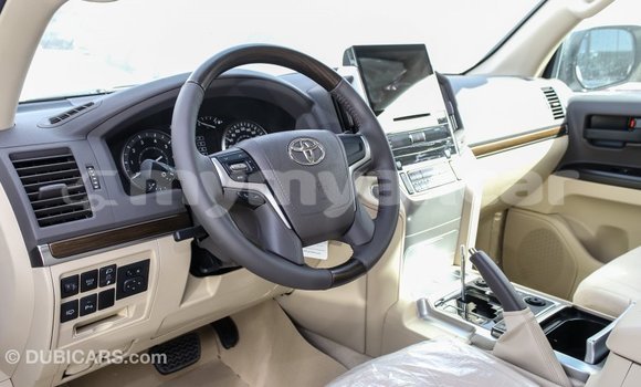 Buy Import Toyota Land Cruiser White Car in Import - Dubai in Ayeyarwady Buy Import Toyota Land Cruiser White Car in Import - Dubai in Ayeyarwady