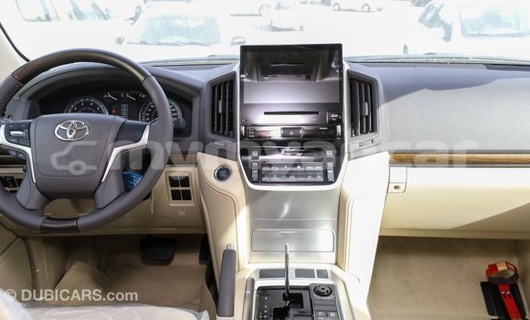 Buy Import Toyota Land Cruiser White Car in Import - Dubai in Ayeyarwady Buy Import Toyota Land Cruiser White Car in Import - Dubai in Ayeyarwady