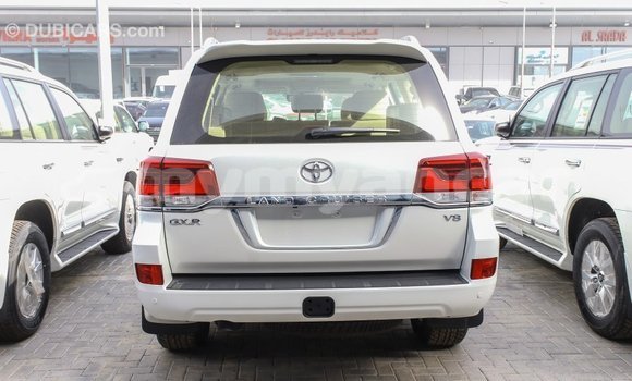 Buy Import Toyota Land Cruiser White Car in Import - Dubai in Ayeyarwady Buy Import Toyota Land Cruiser White Car in Import - Dubai in Ayeyarwady