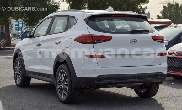 သွင်းကုန် Hyundai Tucson White ကား Import - Dubai Ayeyarwady သွင်းကုန် Hyundai Tucson White ကား Import - Dubai Ayeyarwady