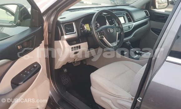 Buy Import Toyota Highlander Other Car in Import - Dubai in Ayeyarwady Buy Import Toyota Highlander Other Car in Import - Dubai in Ayeyarwady