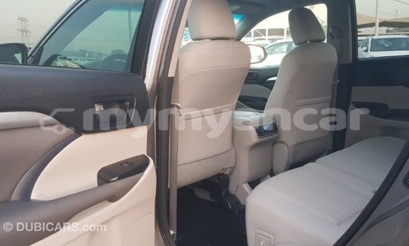 Buy Import Toyota Highlander Other Car in Import - Dubai in Ayeyarwady Buy Import Toyota Highlander Other Car in Import - Dubai in Ayeyarwady