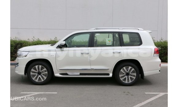 Buy Import Toyota Land Cruiser White Car in Import - Dubai in Ayeyarwady Buy Import Toyota Land Cruiser White Car in Import - Dubai in Ayeyarwady