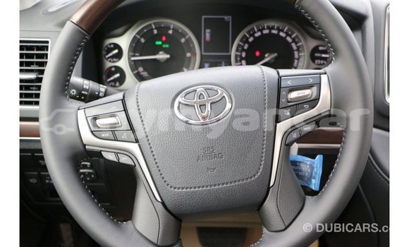 Buy Import Toyota Land Cruiser White Car in Import - Dubai in Ayeyarwady Buy Import Toyota Land Cruiser White Car in Import - Dubai in Ayeyarwady