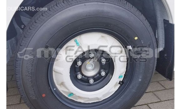 Buy Import Toyota Hiace White Car in Import - Dubai in Ayeyarwady Buy Import Toyota Hiace White Car in Import - Dubai in Ayeyarwady