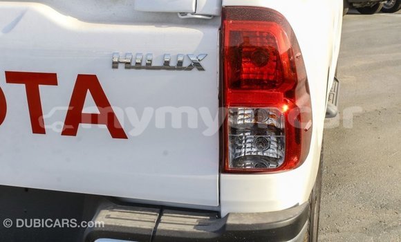 Buy Import Toyota Hilux White Car in Import - Dubai in Ayeyarwady Buy Import Toyota Hilux White Car in Import - Dubai in Ayeyarwady
