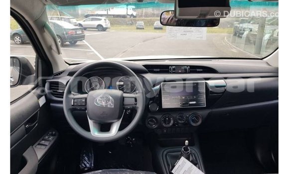 Buy Import Toyota Hilux Brown Car in Import - Dubai in Ayeyarwady Buy Import Toyota Hilux Brown Car in Import - Dubai in Ayeyarwady