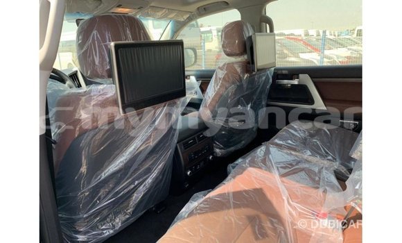သွင်းကုန် Toyota Land Cruiser Black ကား Import - Dubai Ayeyarwady သွင်းကုန် Toyota Land Cruiser Black ကား Import - Dubai Ayeyarwady