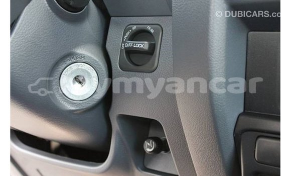 သွင်းကုန် Toyota Land Cruiser White ကား Import - Dubai Ayeyarwady သွင်းကုန် Toyota Land Cruiser White ကား Import - Dubai Ayeyarwady