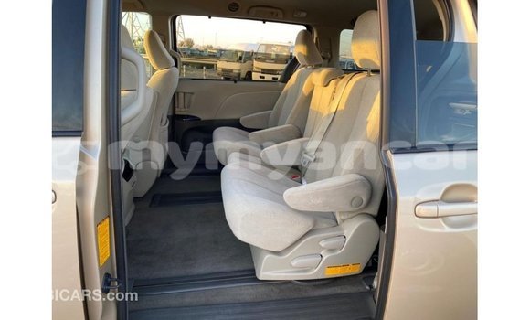 Buy Import Toyota Sienna Other Car in Import - Dubai in Ayeyarwady Buy Import Toyota Sienna Other Car in Import - Dubai in Ayeyarwady