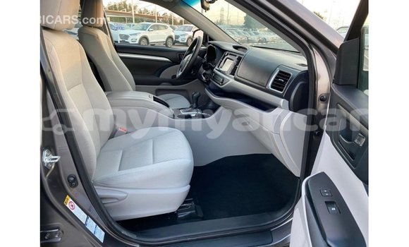 Buy Import Toyota Highlander Other Car in Import - Dubai in Ayeyarwady Buy Import Toyota Highlander Other Car in Import - Dubai in Ayeyarwady