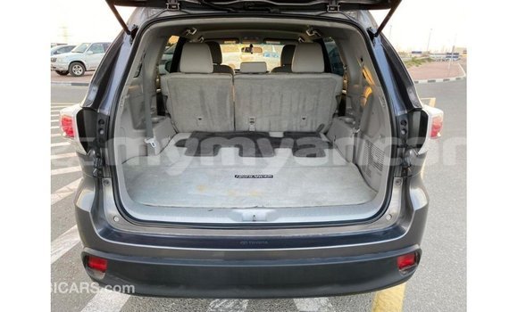 Buy Import Toyota Highlander Other Car in Import - Dubai in Ayeyarwady Buy Import Toyota Highlander Other Car in Import - Dubai in Ayeyarwady