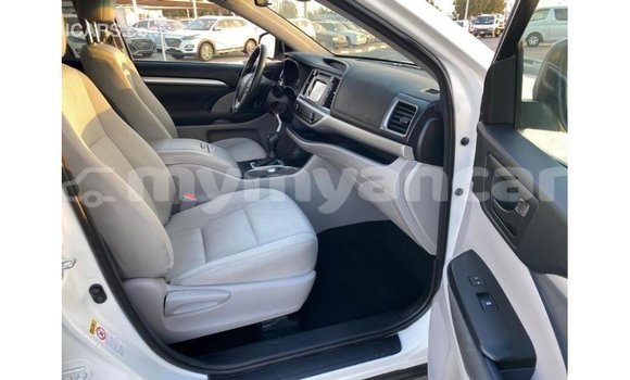 Acheter Import Voiture Toyota Highlander Blanc à Import - Dubai, #<Region:0x000000000c5121b8> Acheter Import Voiture Toyota Highlander Blanc à Import - Dubai, #<Region:0x000000000c5121b8>