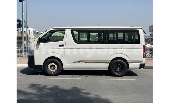 Buy Import Toyota Hiace White Car in Import - Dubai in Ayeyarwady Buy Import Toyota Hiace White Car in Import - Dubai in Ayeyarwady
