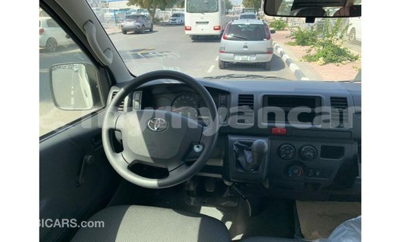 Buy Import Toyota Hiace White Car in Import - Dubai in Ayeyarwady Buy Import Toyota Hiace White Car in Import - Dubai in Ayeyarwady