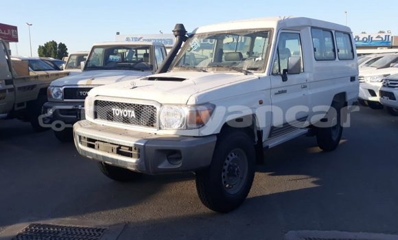 Buy Import Toyota Land Cruiser White Car in Import - Dubai in Ayeyarwady Buy Import Toyota Land Cruiser White Car in Import - Dubai in Ayeyarwady