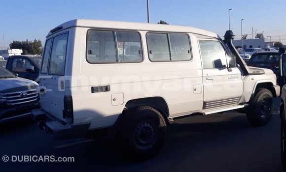 Buy Import Toyota Land Cruiser White Car in Import - Dubai in Ayeyarwady Buy Import Toyota Land Cruiser White Car in Import - Dubai in Ayeyarwady