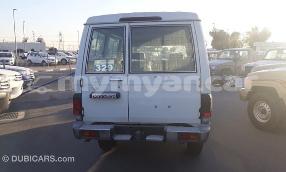 Buy Import Toyota Land Cruiser White Car in Import - Dubai in Ayeyarwady Buy Import Toyota Land Cruiser White Car in Import - Dubai in Ayeyarwady