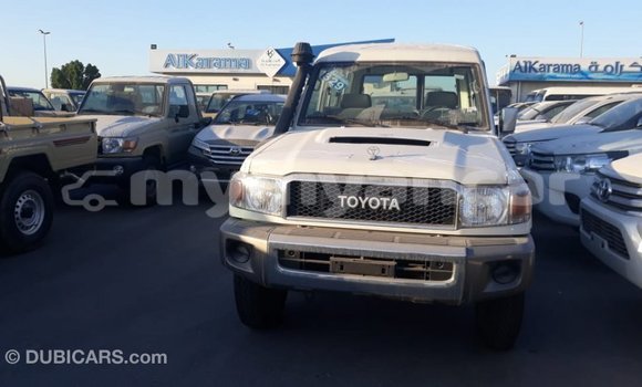 Buy Import Toyota Land Cruiser White Car in Import - Dubai in Ayeyarwady Buy Import Toyota Land Cruiser White Car in Import - Dubai in Ayeyarwady