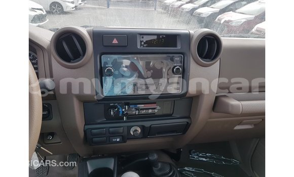 Buy Import Toyota Land Cruiser Beige Car in Import - Dubai in Ayeyarwady Buy Import Toyota Land Cruiser Beige Car in Import - Dubai in Ayeyarwady