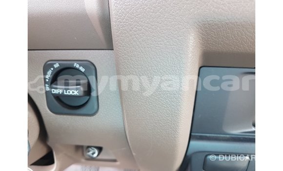 Buy Import Toyota Land Cruiser Beige Car in Import - Dubai in Ayeyarwady Buy Import Toyota Land Cruiser Beige Car in Import - Dubai in Ayeyarwady