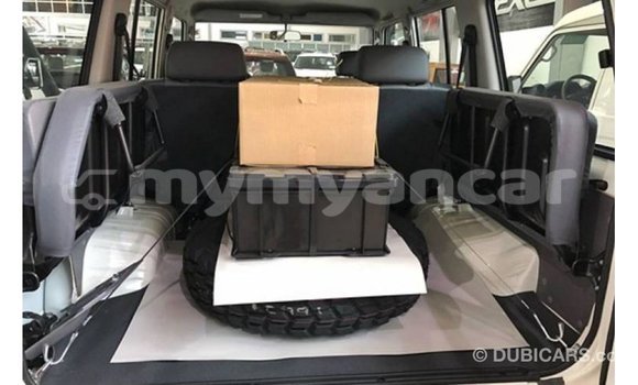 Buy Import Toyota Land Cruiser White Car in Import - Dubai in Ayeyarwady Buy Import Toyota Land Cruiser White Car in Import - Dubai in Ayeyarwady