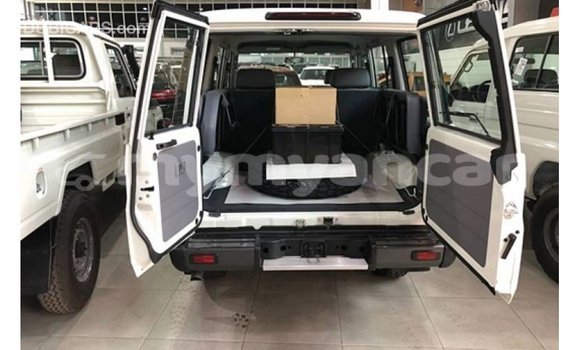 Buy Import Toyota Land Cruiser White Car in Import - Dubai in Ayeyarwady Buy Import Toyota Land Cruiser White Car in Import - Dubai in Ayeyarwady