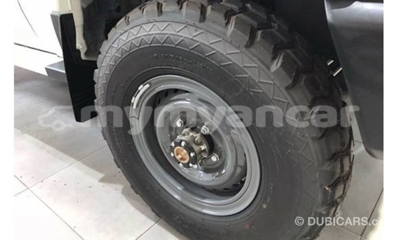 Buy Import Toyota Land Cruiser White Car in Import - Dubai in Ayeyarwady Buy Import Toyota Land Cruiser White Car in Import - Dubai in Ayeyarwady