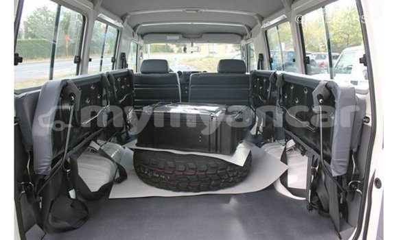 Buy Import Toyota Land Cruiser White Car in Import - Dubai in Ayeyarwady Buy Import Toyota Land Cruiser White Car in Import - Dubai in Ayeyarwady