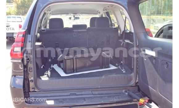Buy Import Toyota Hilux Black Car in Import - Dubai in Ayeyarwady Buy Import Toyota Hilux Black Car in Import - Dubai in Ayeyarwady