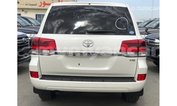 သွင်းကုန် Toyota Land Cruiser White ကား Import - Dubai Ayeyarwady သွင်းကုန် Toyota Land Cruiser White ကား Import - Dubai Ayeyarwady