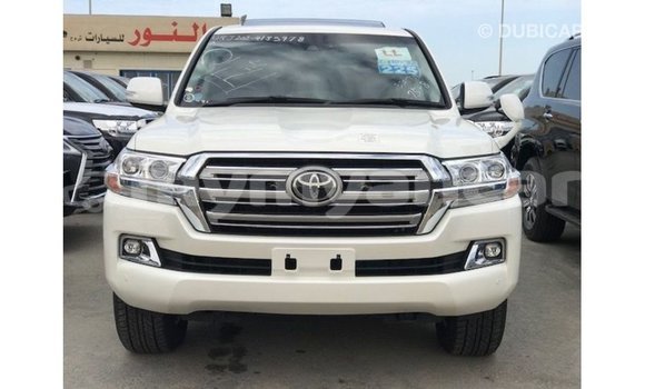 သွင်းကုန် Toyota Land Cruiser White ကား Import - Dubai Ayeyarwady သွင်းကုန် Toyota Land Cruiser White ကား Import - Dubai Ayeyarwady