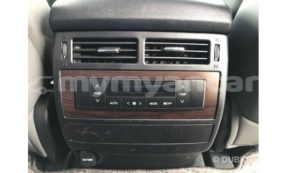 သွင်းကုန် Toyota Land Cruiser White ကား Import - Dubai Ayeyarwady သွင်းကုန် Toyota Land Cruiser White ကား Import - Dubai Ayeyarwady